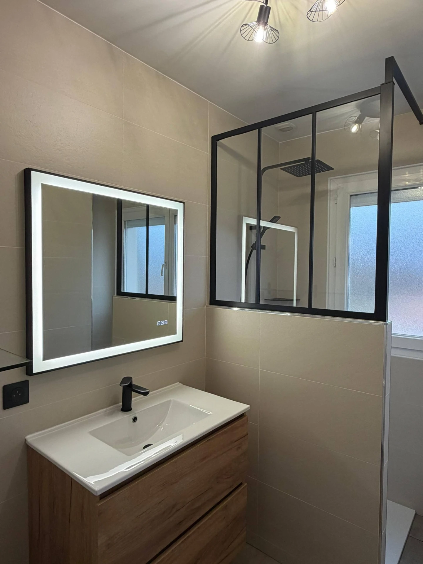 Faïence de salle de bain réalisée par NG Carrelage à Millau